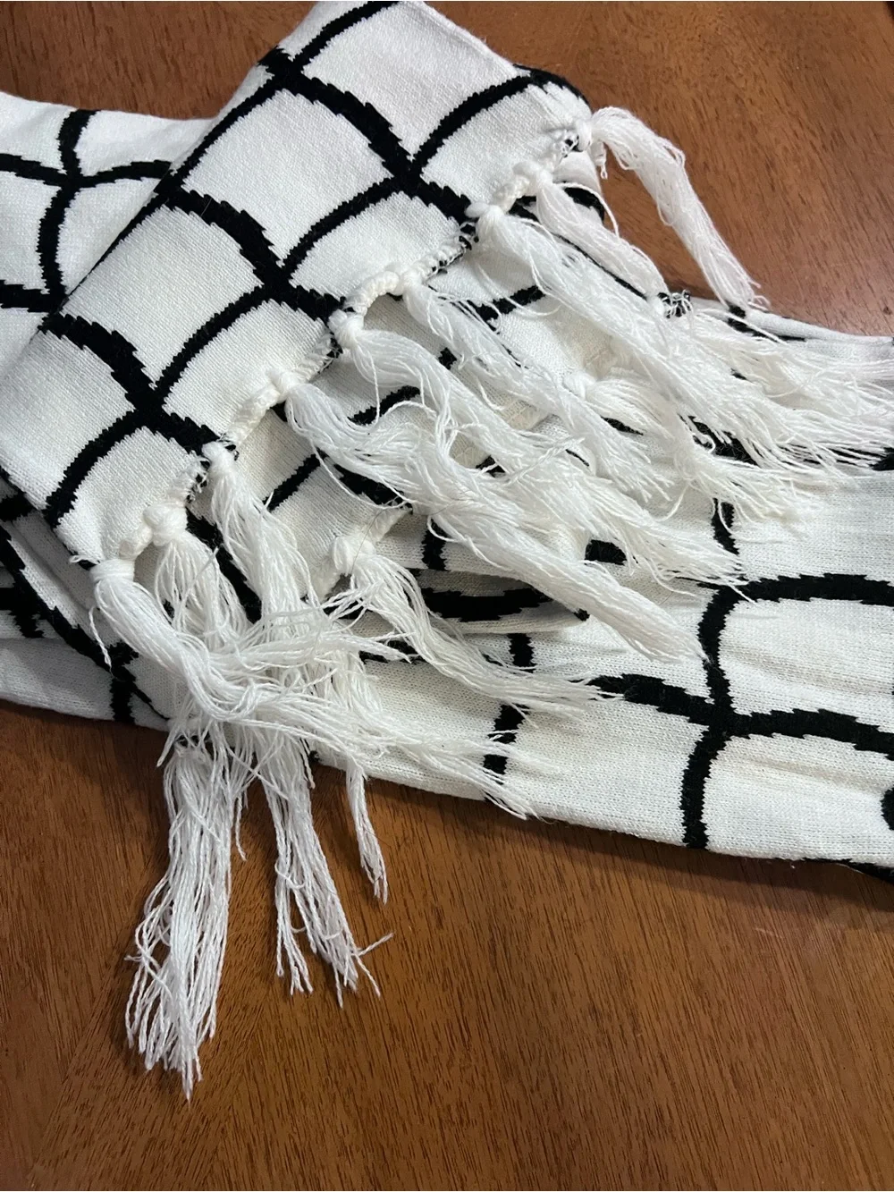 Fairy Tail Black & White Grid Fringe Scarf